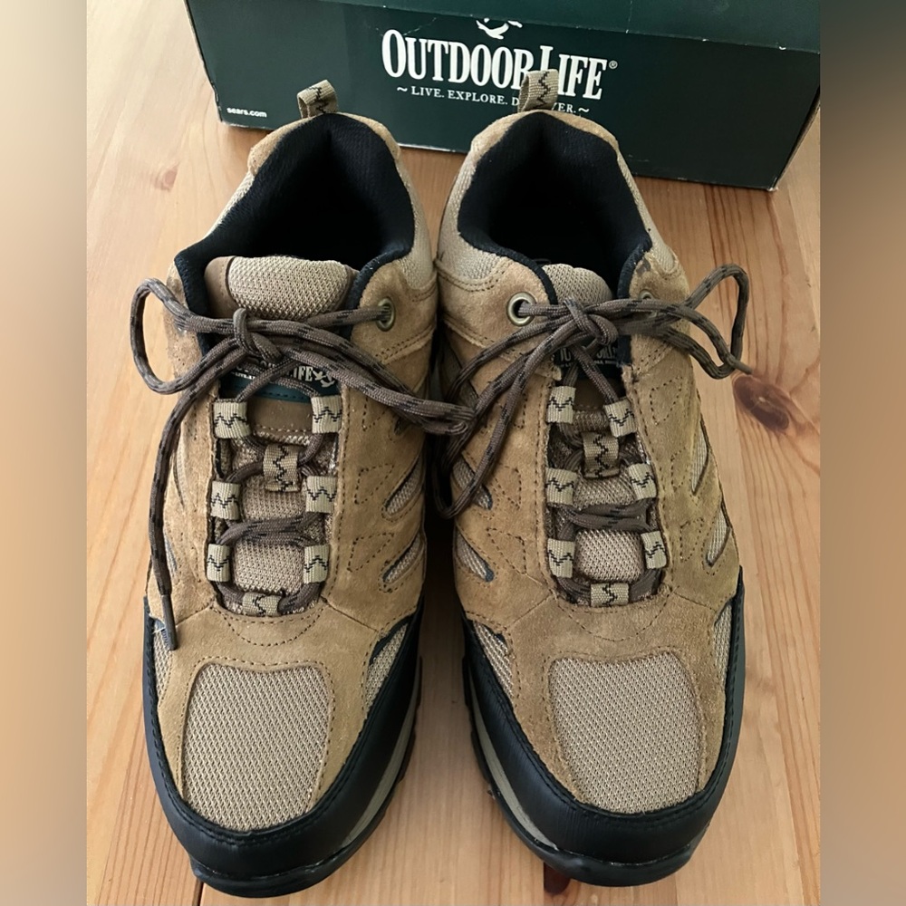 NEW Outdoor Life Clark Suede Brown and Black Hiking Shoes size 10.5 49508